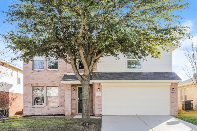 7956 Meadow Spring Ln, Fort Worth, TX 76120