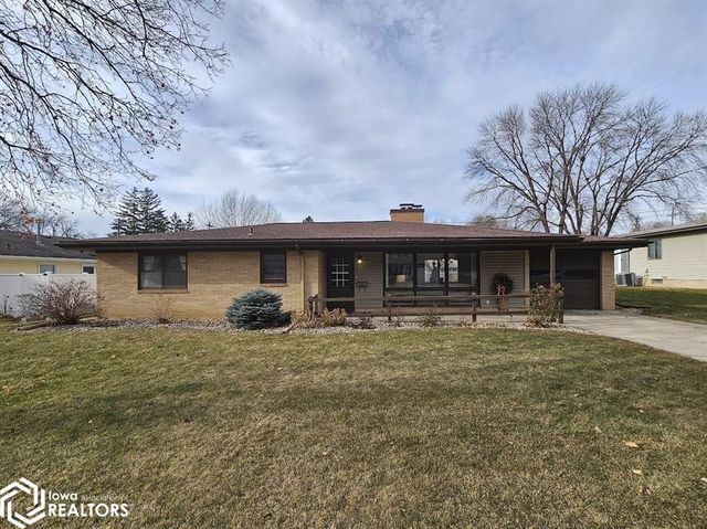 836 Forest Dr, Forest City, IA 50436