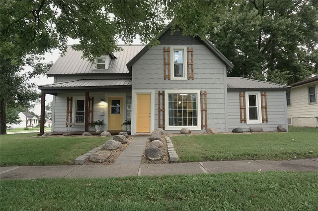 703 E  Filmore St, Winterset, IA 50273