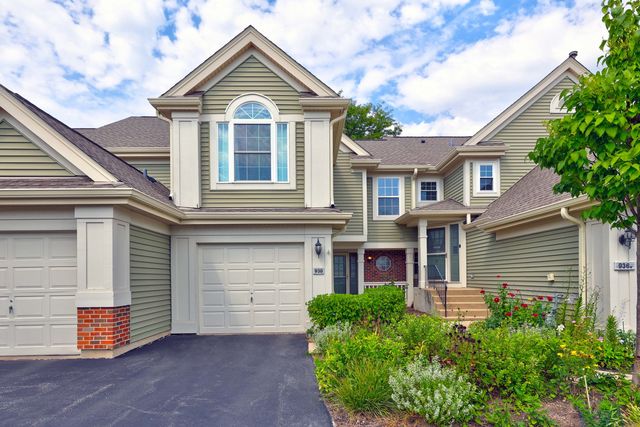 938 Little Falls Ct, Elk Grove Village, IL 60007