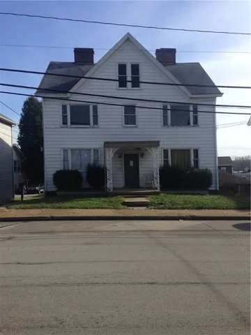 110 N  4th St, Youngwood, PA 15697