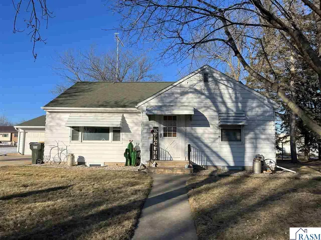 801 9th Ave N, Saint James, MN 56081