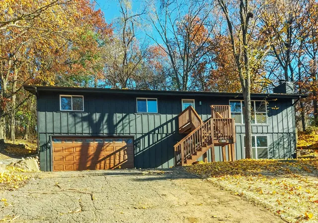 1029 Sommers St N, Hudson, WI 54016