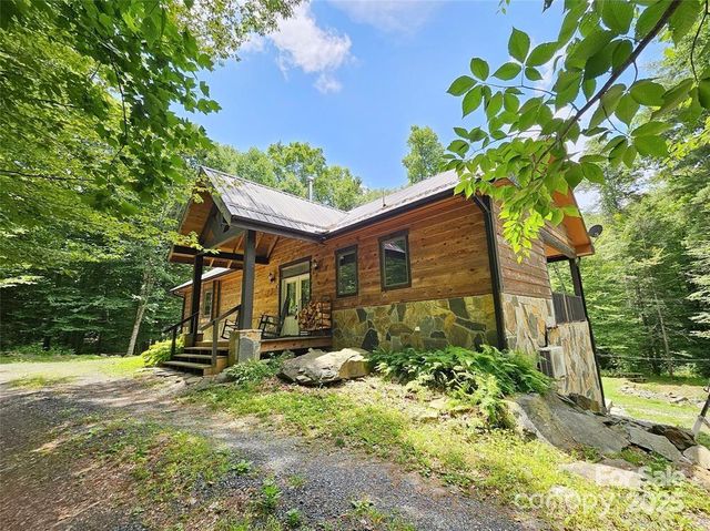 37-39 W  Green Briar Ln, Green Mtn, NC 28740