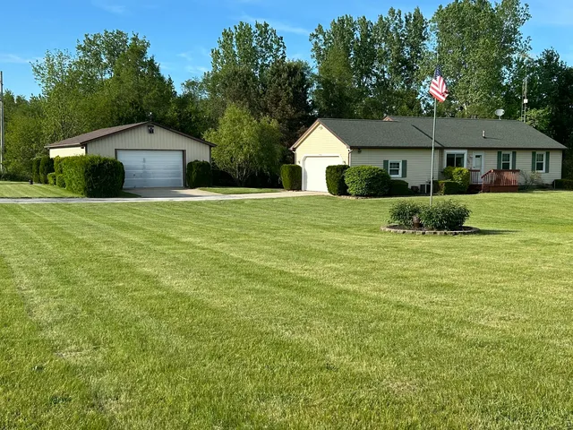 6704 Pocklington Rd, Britton, MI 49229