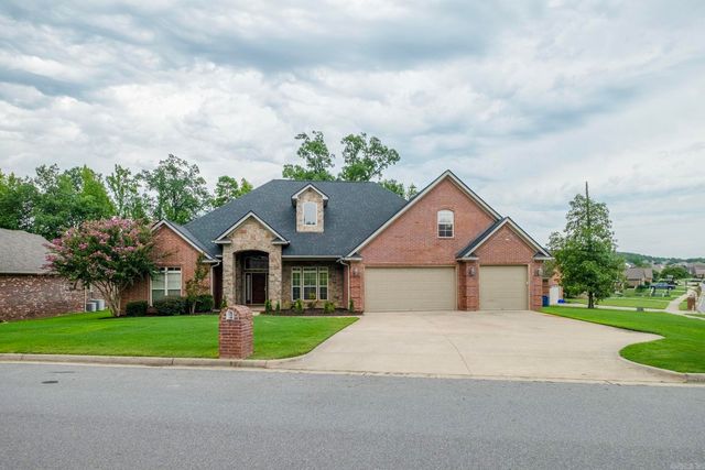 283 Lake Valley Dr, Maumelle, AR 72113