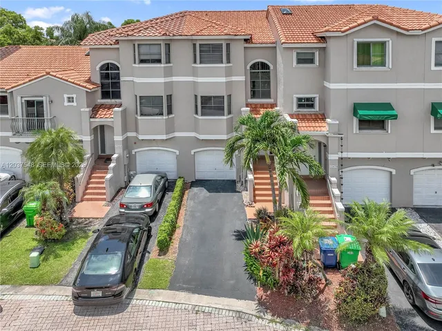12666 NW 14th Pl, Sunrise, FL 33323