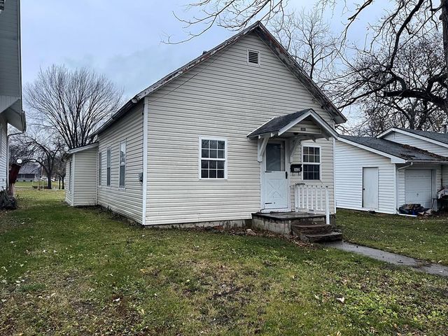 312 John F Kennedy Ave, Chillicothe, MO 64601