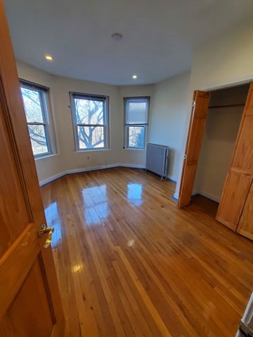 360 Riverway, Boston, MA 02115