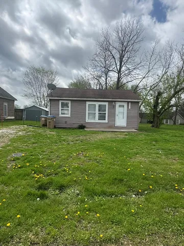 321 W  1st St, Green City, MO 63545