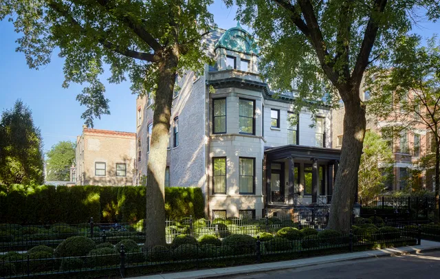 2026 N  Kenmore Ave, Chicago, IL 60614