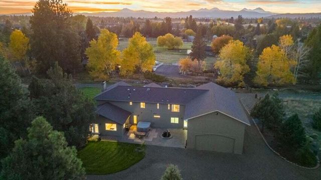 21283 Dove Ln, Bend, OR 97702