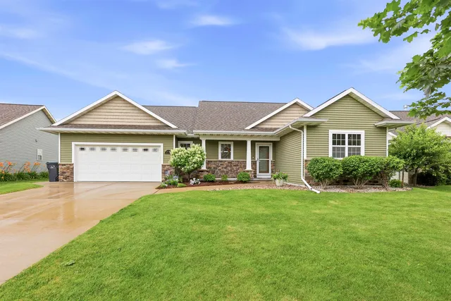 1120 W  Willis Way, Appleton, WI 54913