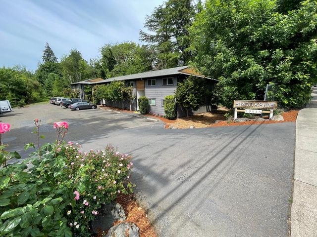 19535 River Rd   #8, Gladstone, OR 97027