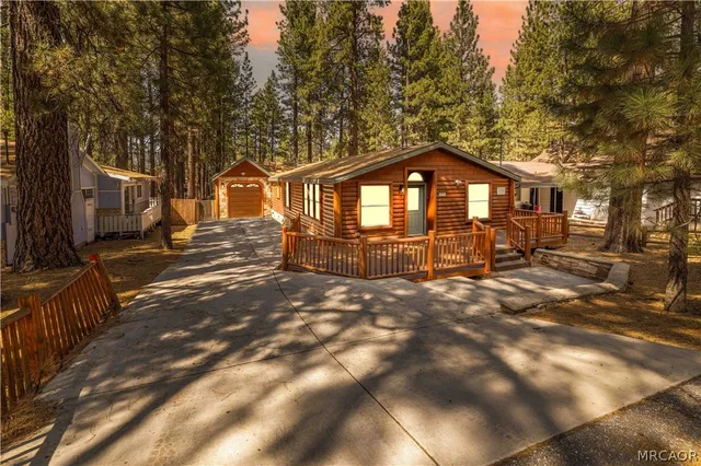 41596 McWhinney Ln, Big Bear Lake, CA 92315