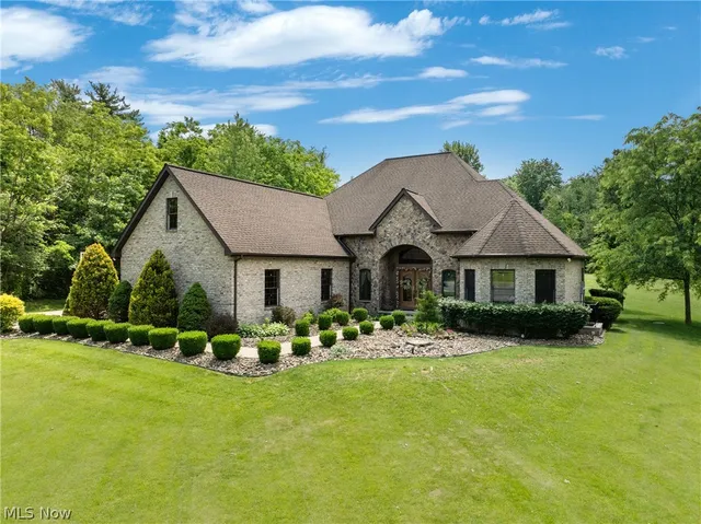 44290 Denise Ln, Saint Clairsville, OH 43950