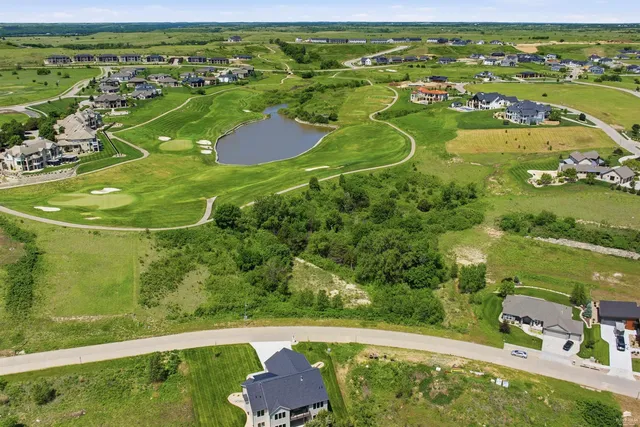 3411 Ocean Dr, Manhattan, KS 66503
