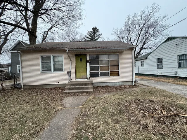 2714 9th St, Rock Island, IL 61201