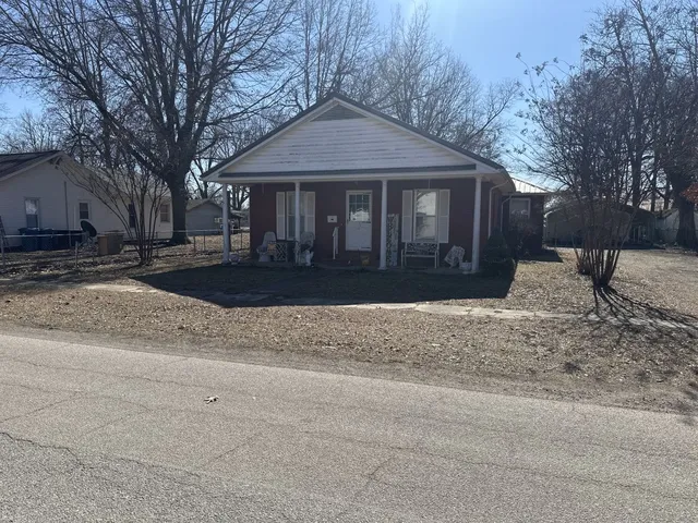 318 Wilkinson St, East Prairie, MO 63845