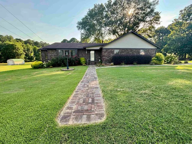 209 Country Club Dr, Bald Knob, AR 72010