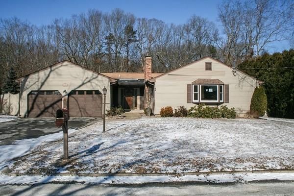 19 Mussey Brook Rd, Lincoln, RI 02838