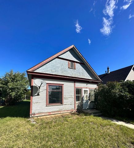 95 3rd Ave  S, Stanford, MT 59479