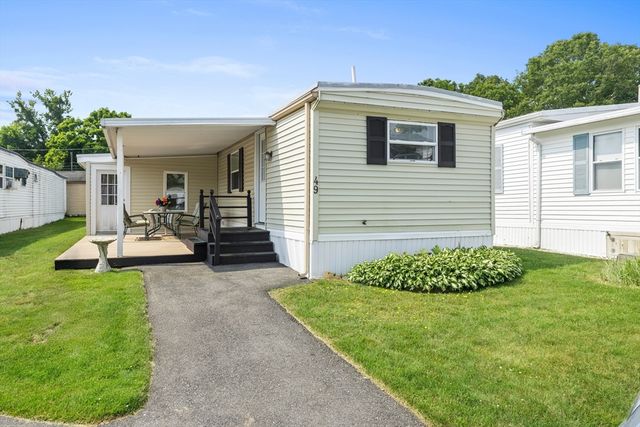 49 Kins Ct, Onset, MA 02558
