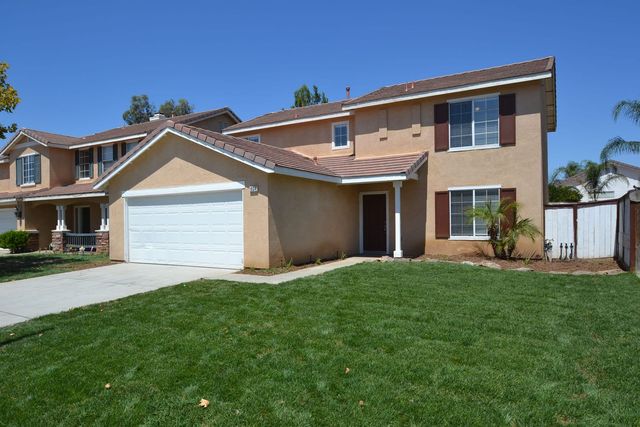 1034 Whispering Wood Ln, Perris, CA 92571