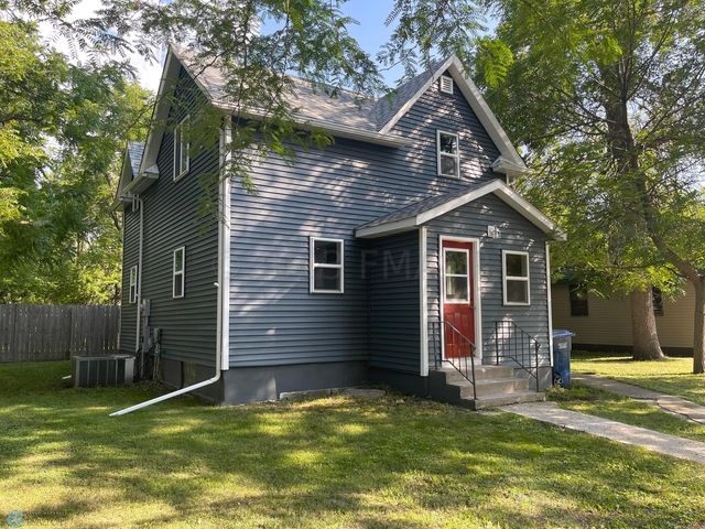 225 7th Ave, Enderlin, ND 58027
