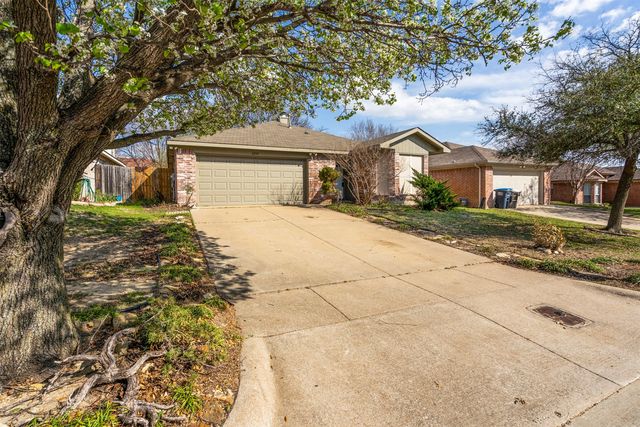 2209 Whispering Wind St, Fort Worth, TX 76108