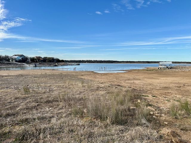 96 Feather Bay Blvd, Brownwood, TX 76801