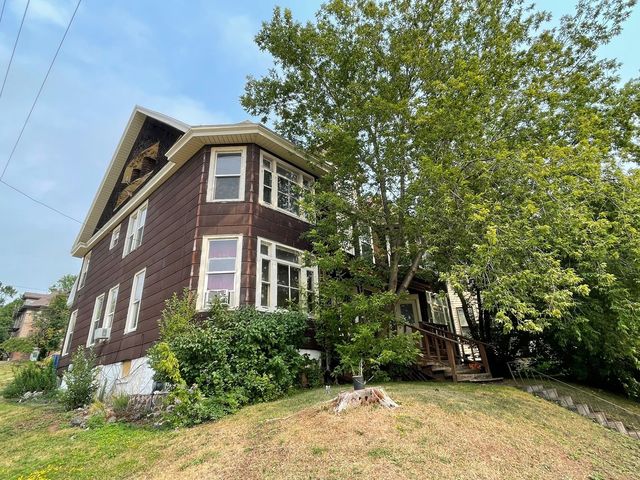 1901 E  Superior St #4, Duluth, MN 55812