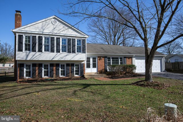 8000 Rivermont Ct, Springfield, VA 22153