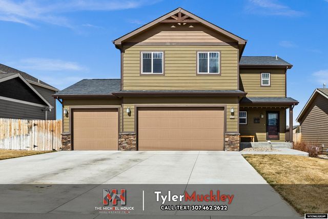 5250 River Crossing Ave, Mills, WY 82644