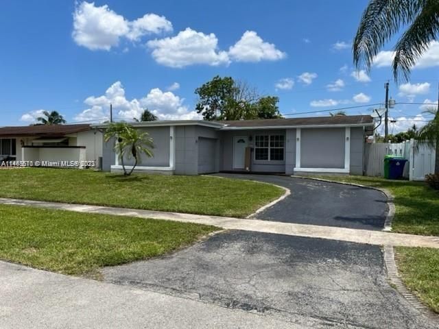 8531 NW 25th St, Fort Lauderdale, FL 33322