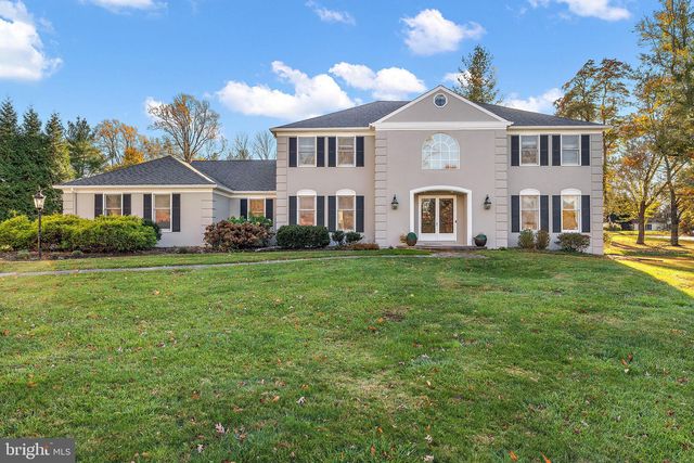 2 Roberts Rd, Newtown Square, PA 19073