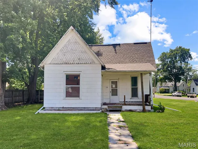 114 W  Union St, Vandalia, MO 63382