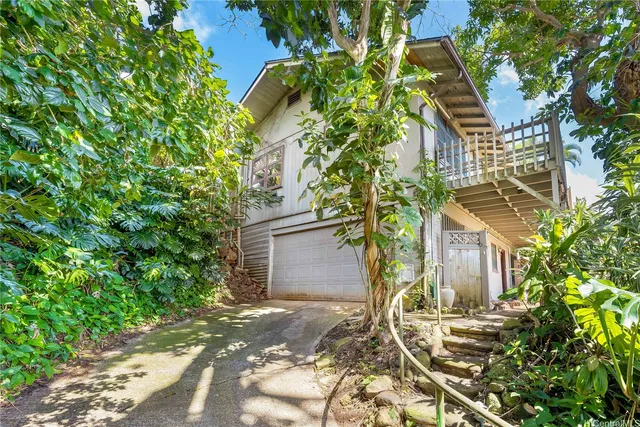 4752 Matsonia Dr, Honolulu, HI 96816