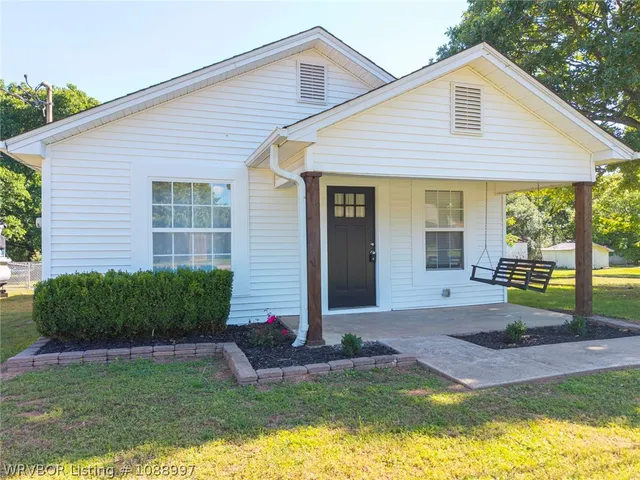 715 Maple Shade Rd, Alma, AR 72921
