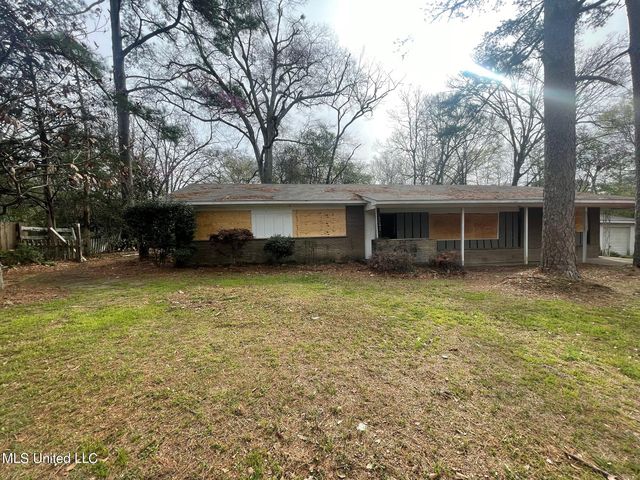 321 W  Leavell Woods Dr, Jackson, MS 39212