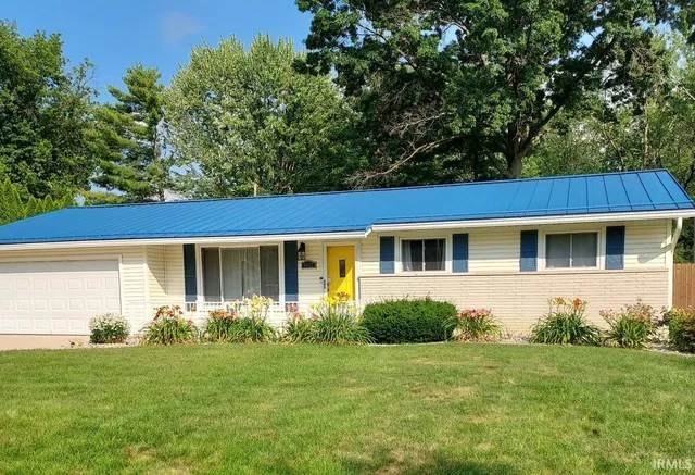 4032 Wedgewood Dr, Fort Wayne, IN 46815