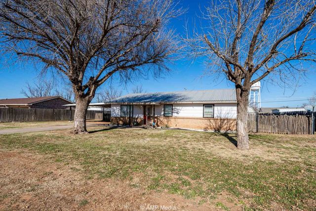 803 E  7th St, Rotan, TX 79546