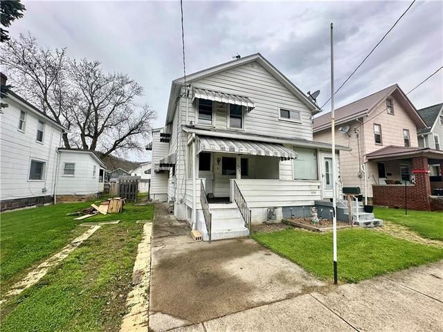 1231 6th Ave, Ford City, PA 16226