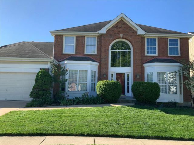 16632 Chesterfield Manor Dr, Chesterfield, MO 63005