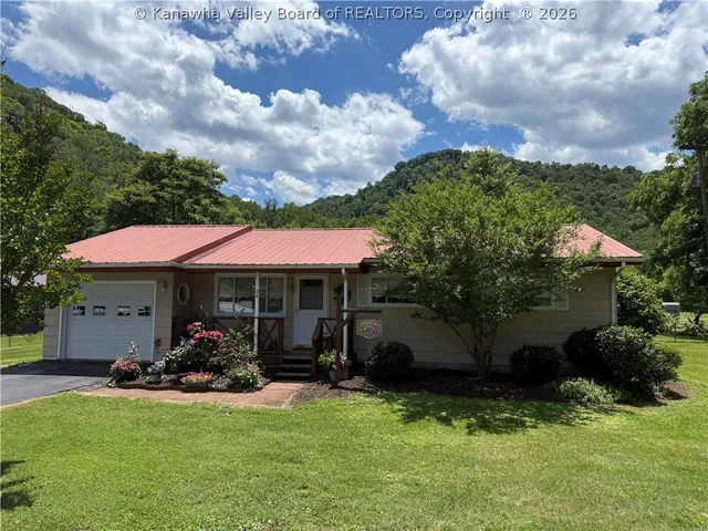 34 Dogwood Ln, Seth, WV 25181