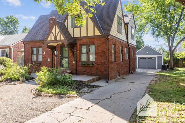 3423 E  Country Club Pl, Wichita, KS 67208