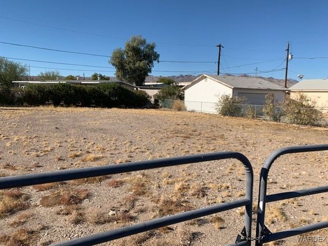 2035 Hualapai Dr, Bullhead City, AZ 86442
