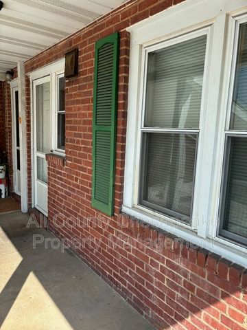 15 Center Pl #2, Dundalk, MD 21222
