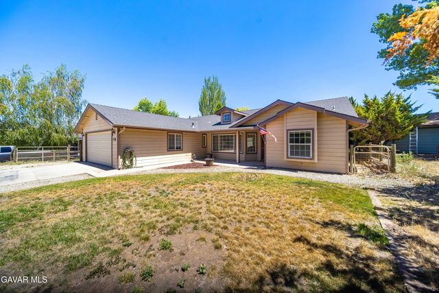 29960 Caddy Ln, Tehachapi, CA 93561