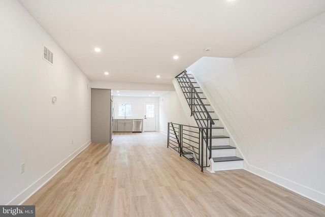 817 Pierce St, Philadelphia, PA 19148